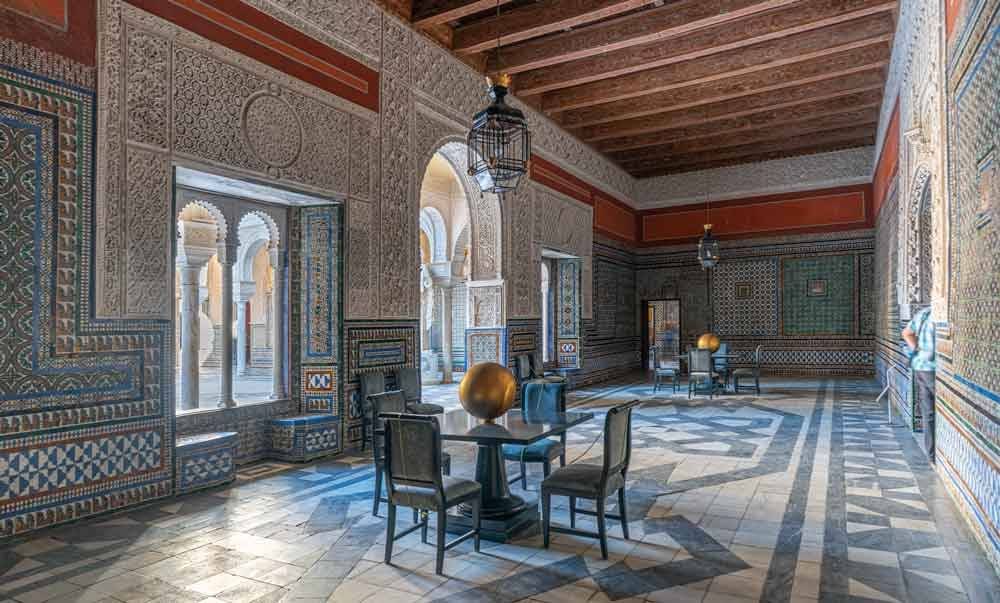 Upper floor apartments and painted ceilings Casa de Pilatos